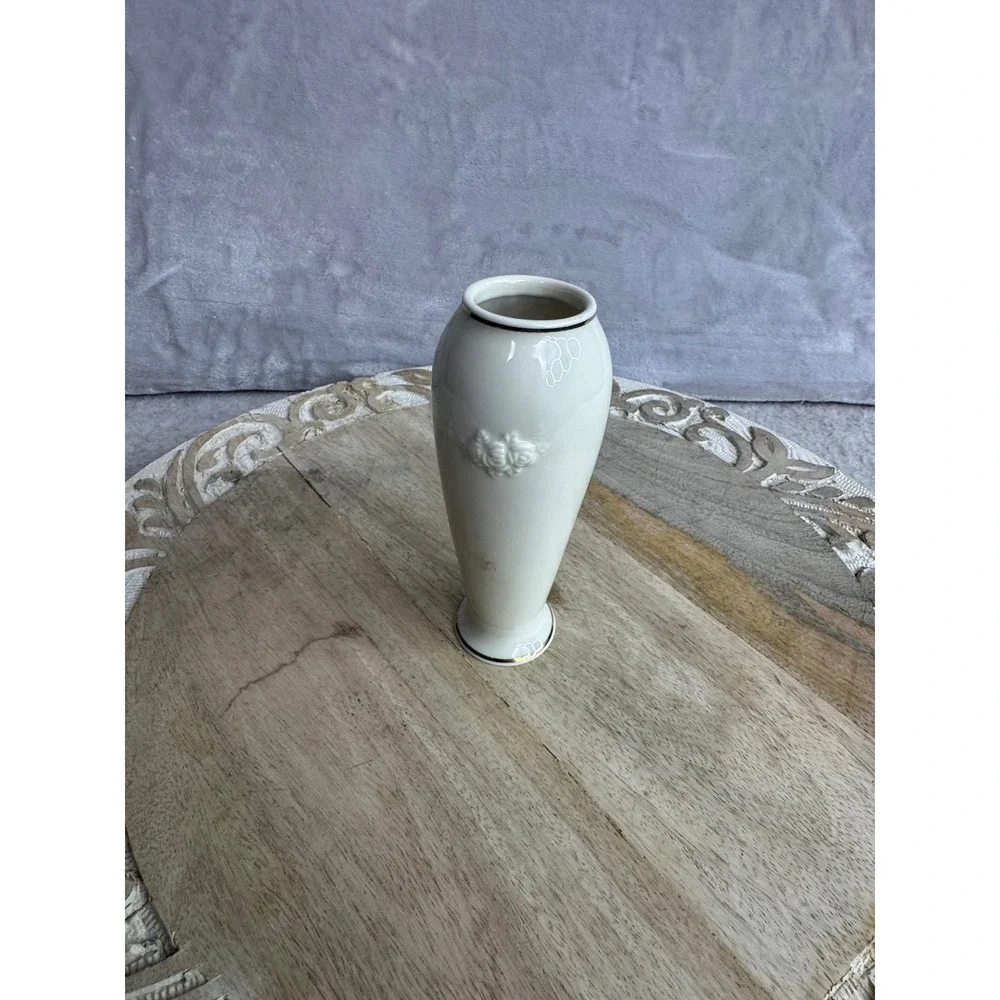 Lenox‎ Ivory China Rose Bud Vase Gold Trim Embossed Floral 5.5 Inch Handcrafted